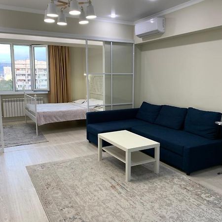 Апартаменты На Назарбаева Almatý Exterior foto